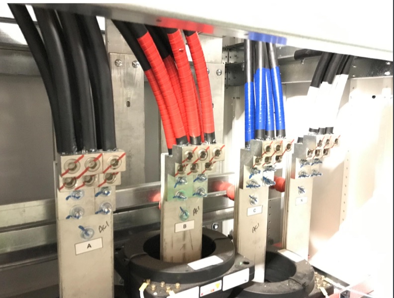 Large conductor terminations inside switchgear